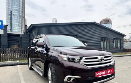 Toyota Highlander III, 2011 год, 2 100 000 рублей, 4 фотография