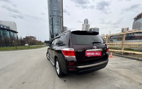 Toyota Highlander III, 2011 год, 2 100 000 рублей, 6 фотография