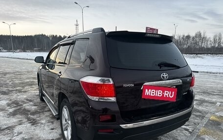 Toyota Highlander III, 2011 год, 2 100 000 рублей, 8 фотография