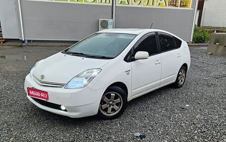 Toyota Prius, 2011 год, 850 000 рублей, 2 фотография
