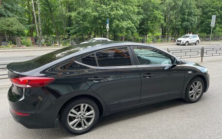 Hyundai Elantra VI рестайлинг, 2016 год, 1 400 000 рублей, 4 фотография