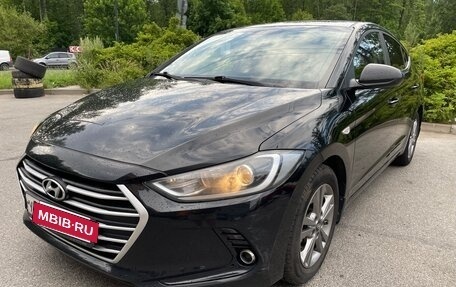 Hyundai Elantra VI рестайлинг, 2016 год, 1 400 000 рублей, 9 фотография