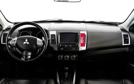 Mitsubishi Outlander III рестайлинг 3, 2010 год, 949 000 рублей, 10 фотография