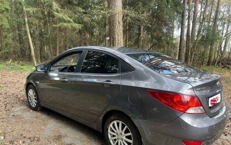 Hyundai Solaris II рестайлинг, 2011 год, 600 000 рублей, 3 фотография