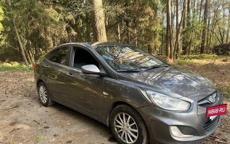 Hyundai Solaris II рестайлинг, 2011 год, 600 000 рублей, 2 фотография