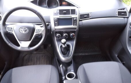 Toyota Verso I, 2014 год, 10 фотография