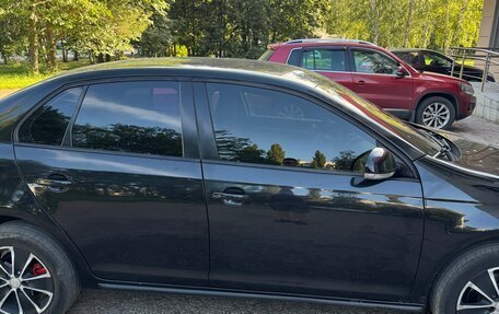 Volkswagen Jetta VI, 2010 год, 650 000 рублей, 2 фотография