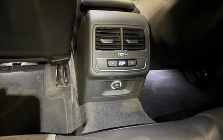 Audi A4, 2015 год, 2 200 000 рублей, 13 фотография