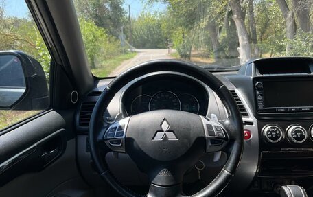 Mitsubishi Pajero Sport II рестайлинг, 2014 год, 1 900 000 рублей, 2 фотография
