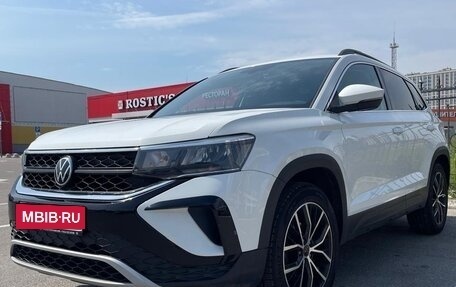 Volkswagen Taos, 2021 год, 2 400 000 рублей, 2 фотография