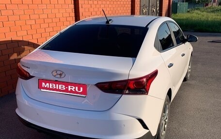 Hyundai Solaris II рестайлинг, 2022 год, 1 780 000 рублей, 4 фотография