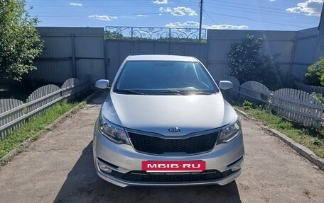 KIA Rio III рестайлинг, 2017 год, 980 000 рублей, 2 фотография