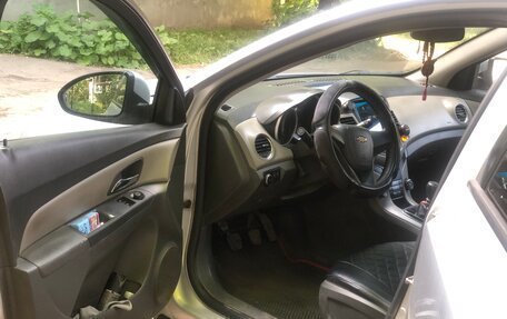 Chevrolet Cruze II, 2010 год, 650 000 рублей, 6 фотография