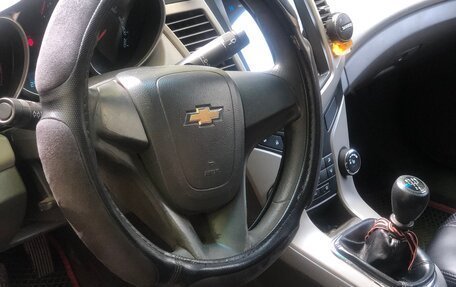 Chevrolet Cruze II, 2010 год, 650 000 рублей, 5 фотография