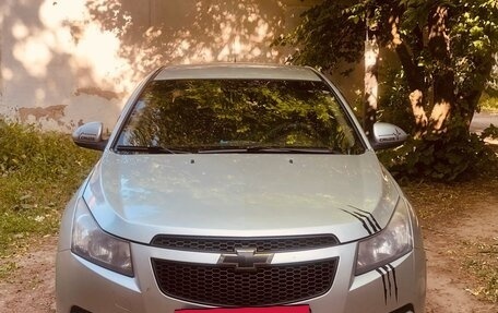 Chevrolet Cruze II, 2010 год, 650 000 рублей, 2 фотография