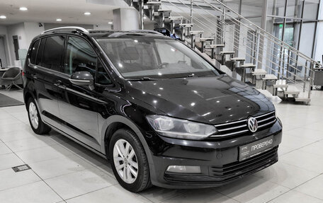 Volkswagen Touran III, 2018 год, 1 490 000 рублей, 7 фотография