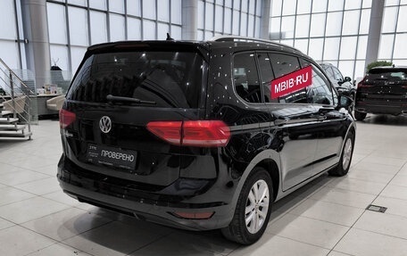 Volkswagen Touran III, 2018 год, 1 490 000 рублей, 9 фотография