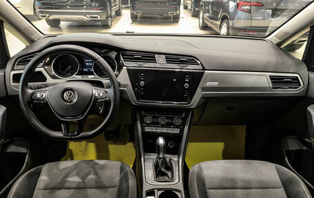 Volkswagen Touran III, 2018 год, 1 490 000 рублей, 18 фотография