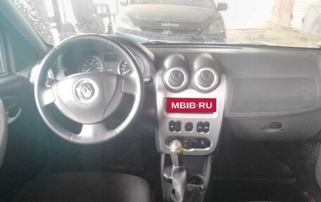 Renault Sandero I, 2013 год, 450 000 рублей, 3 фотография
