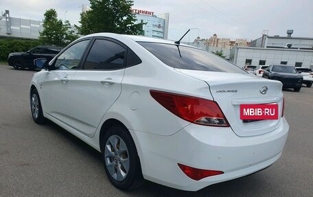 Hyundai Solaris II рестайлинг, 2016 год, 895 000 рублей, 4 фотография