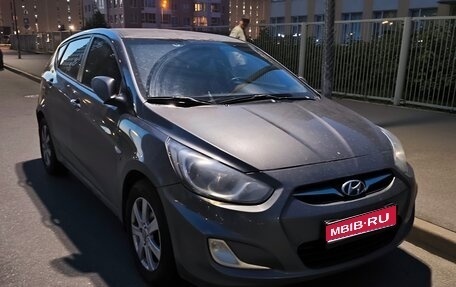 Hyundai Solaris II рестайлинг, 2011 год, 500 000 рублей, 1 фотография