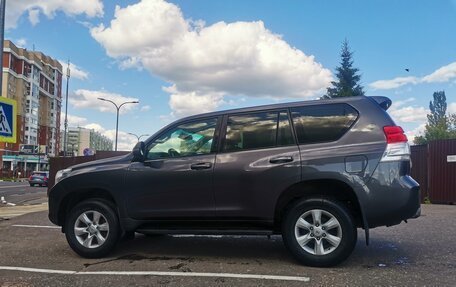 Toyota Land Cruiser Prado 150 рестайлинг 2, 2012 год, 3 500 000 рублей, 2 фотография