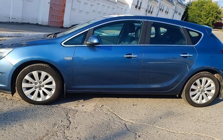 Opel Astra J, 2013 год, 759 000 рублей, 4 фотография
