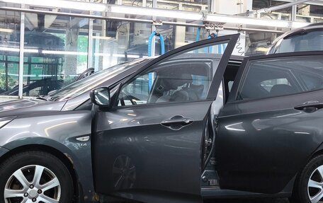 Hyundai Solaris II рестайлинг, 2011 год, 500 000 рублей, 3 фотография