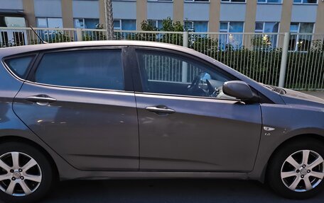 Hyundai Solaris II рестайлинг, 2011 год, 500 000 рублей, 4 фотография