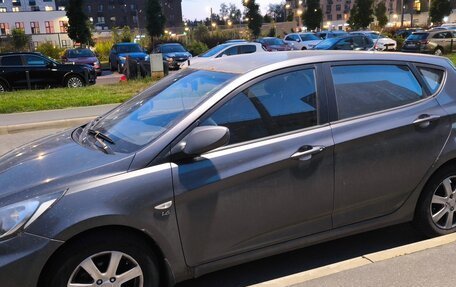 Hyundai Solaris II рестайлинг, 2011 год, 500 000 рублей, 5 фотография