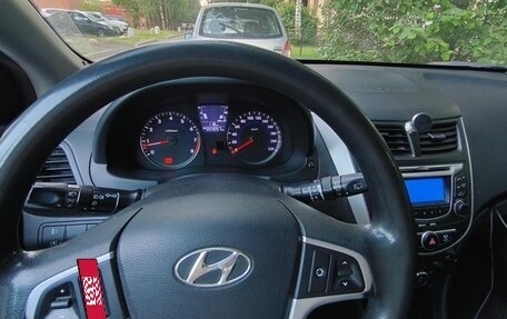 Hyundai Solaris II рестайлинг, 2011 год, 500 000 рублей, 13 фотография