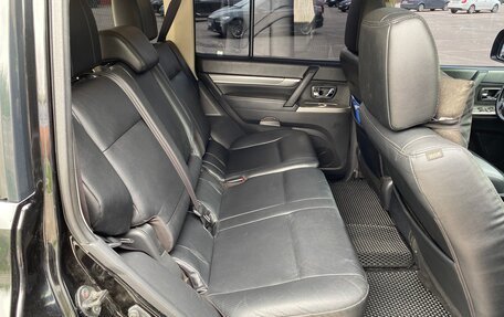 Mitsubishi Pajero IV, 2013 год, 2 750 000 рублей, 13 фотография
