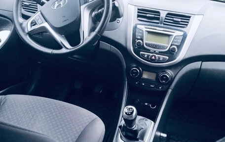 Hyundai Solaris II рестайлинг, 2012 год, 650 000 рублей, 8 фотография