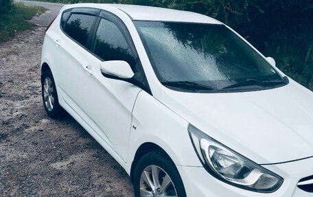 Hyundai Solaris II рестайлинг, 2012 год, 650 000 рублей, 3 фотография