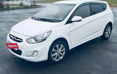 Hyundai Solaris II рестайлинг, 2012 год, 650 000 рублей, 2 фотография
