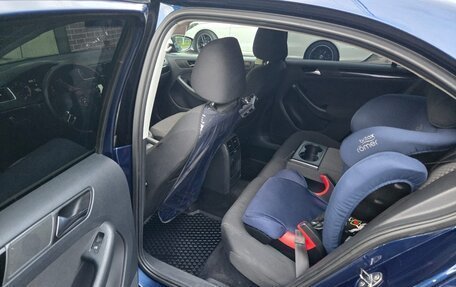 Volkswagen Jetta VI, 2011 год, 850 000 рублей, 15 фотография