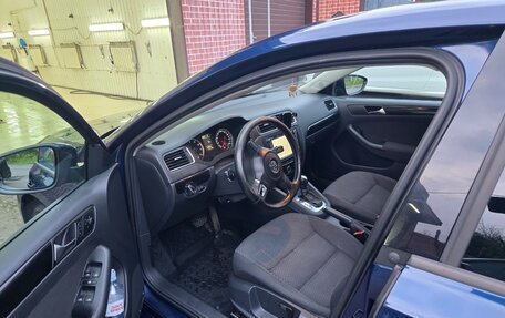 Volkswagen Jetta VI, 2011 год, 850 000 рублей, 16 фотография