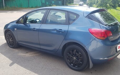 Opel Astra J, 2013 год, 1 100 000 рублей, 4 фотография