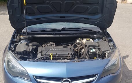 Opel Astra J, 2013 год, 1 100 000 рублей, 28 фотография