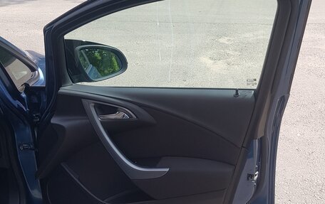 Opel Astra J, 2013 год, 1 100 000 рублей, 26 фотография