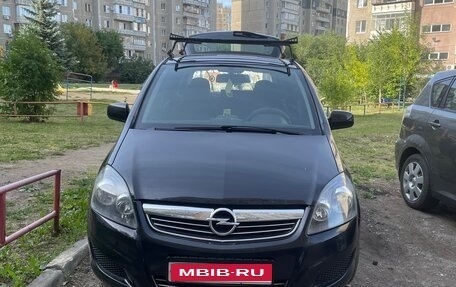 Opel Zafira B, 2011 год, 800 000 рублей, 1 фотография