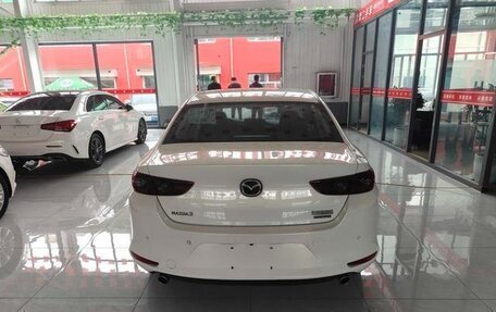 Mazda 3, 2022 год, 1 680 000 рублей, 4 фотография