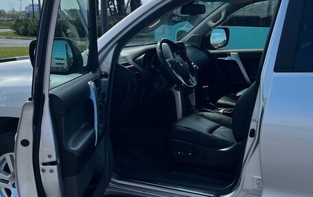 Toyota Land Cruiser Prado 150 рестайлинг 2, 2011 год, 3 250 000 рублей, 17 фотография