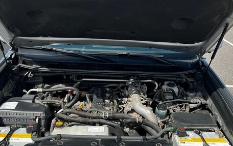 Toyota Land Cruiser Prado 150 рестайлинг 2, 2011 год, 3 250 000 рублей, 25 фотография