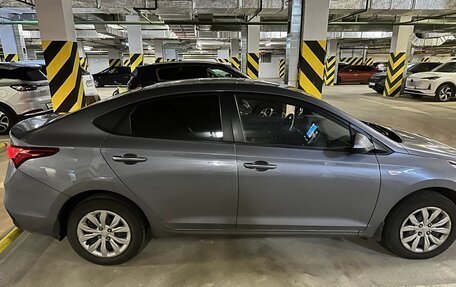 Hyundai Solaris II рестайлинг, 2018 год, 1 300 000 рублей, 4 фотография