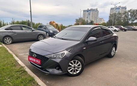 Hyundai Solaris II рестайлинг, 2021 год, 1 300 000 рублей, 2 фотография