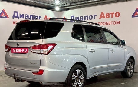 SsangYong Stavic, 2014 год, 1 370 000 рублей, 3 фотография