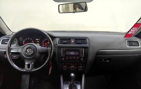 Volkswagen Jetta VI, 2014 год, 911 000 рублей, 12 фотография