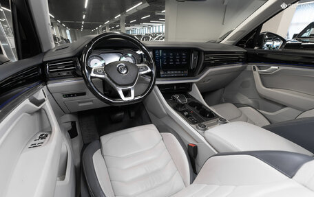 Volkswagen Touareg III, 2018 год, 5 000 000 рублей, 7 фотография
