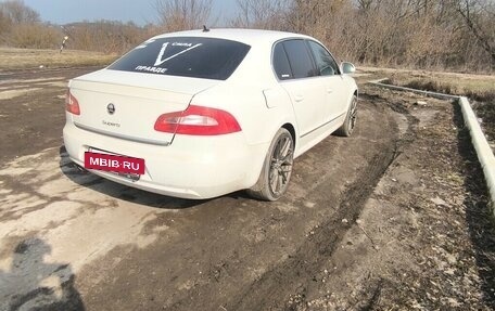 Skoda Superb III рестайлинг, 2010 год, 800 000 рублей, 2 фотография